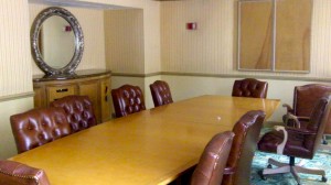 boring meetings, long meetings, Ken Okel, Workplace productivity expert, Leadership speaker Florida Miami Orlando, poor meeting room design